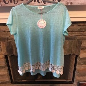 Umgee high low crochet hem blouse